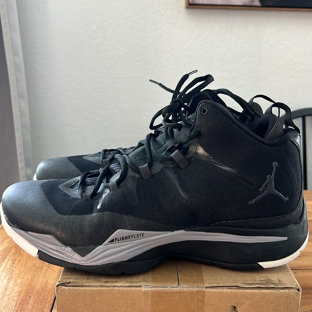 Nike Men’s Air Jordan TC black and gray size 12.5 - Picture 4 of 17